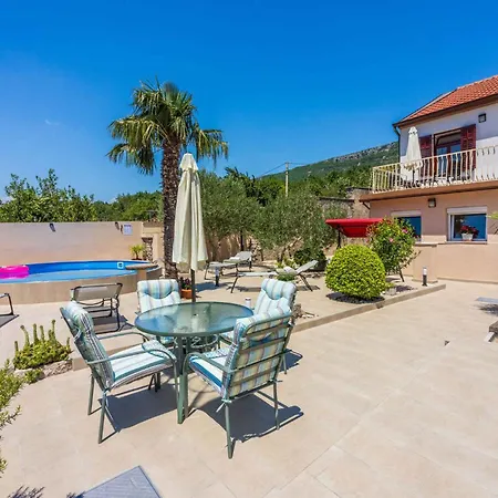 In 45277 Villa
