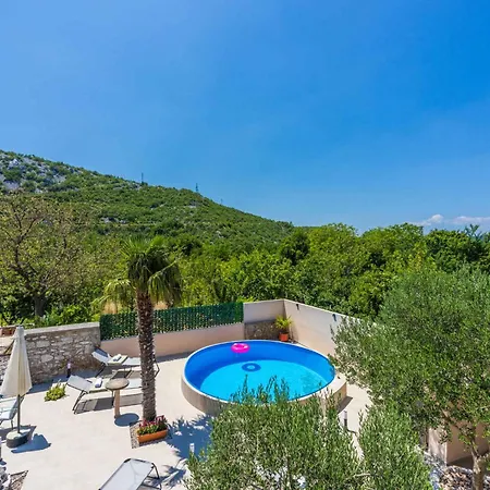 Vilă In 45277 Grižane