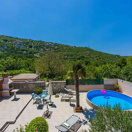 Vilă In 45277 Grižane