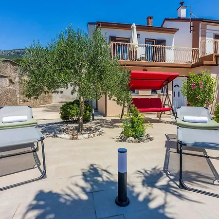 Vilă In 45277 Grižane