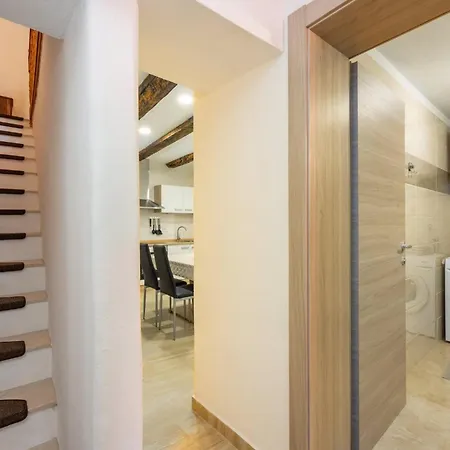 Vilă In 45277 Grižane